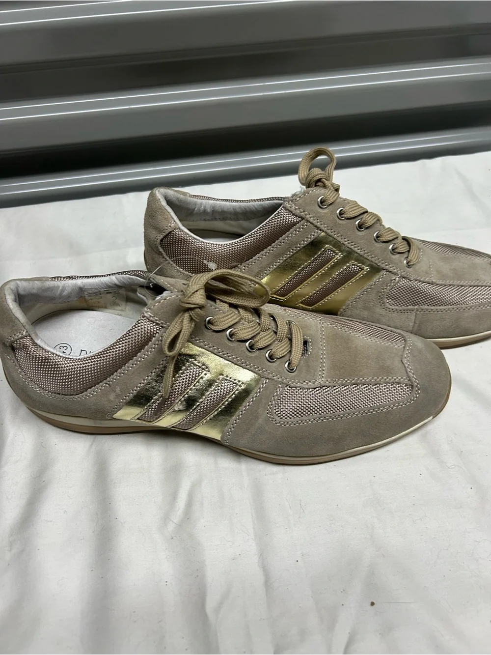 Men's Casual Suede Sneakers in Taupe with Metallic Accent